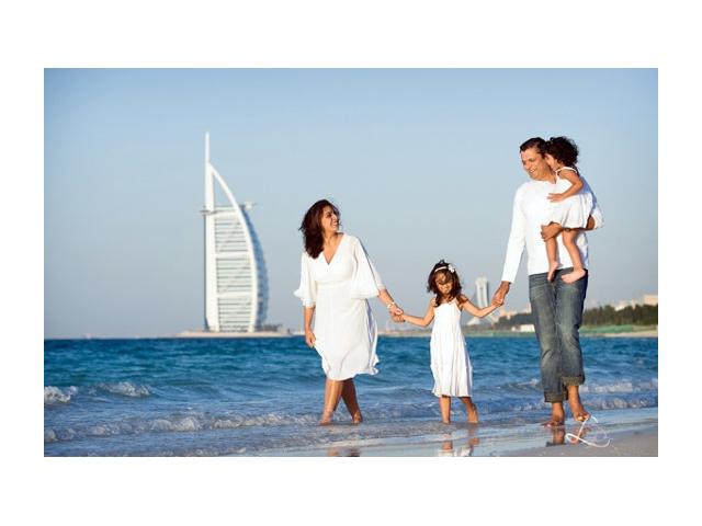Семья на море в ОАЭ