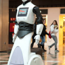 Робот – консультант в аэропорту Дубая